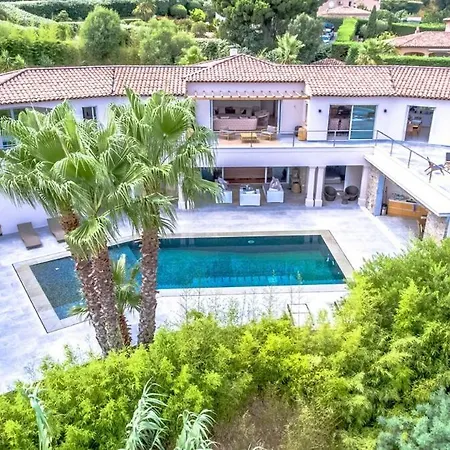 Magnificent Villa, Heated Pool, Air Cond, Sea View Вилла *