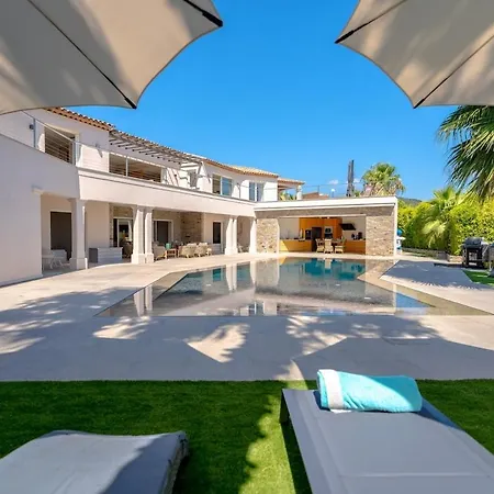 Вилла Magnificent Villa, Heated Pool, Air Cond, Sea View Сент-Максим