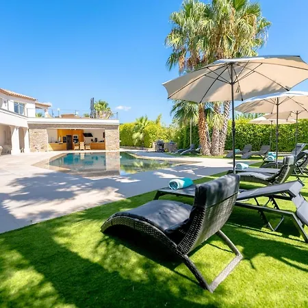 Magnificent Villa, Heated Pool, Air Cond, Sea View Сент-Максим