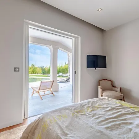 Вилла Magnificent Villa, Heated Pool, Air Cond, Sea View Сент-Максим