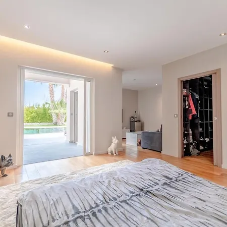 Вилла Magnificent Villa, Heated Pool, Air Cond, Sea View Сент-Максим