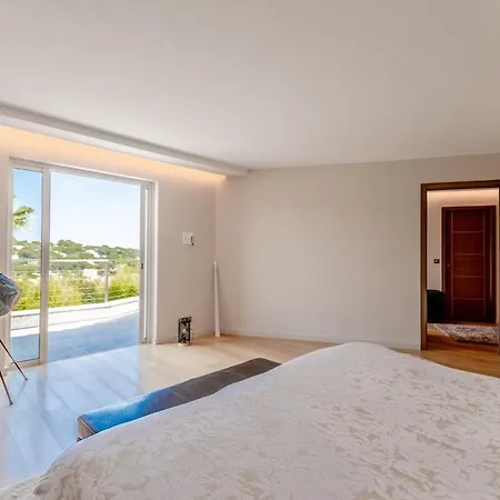 Magnificent Villa, Heated Pool, Air Cond, Sea View Вилла *