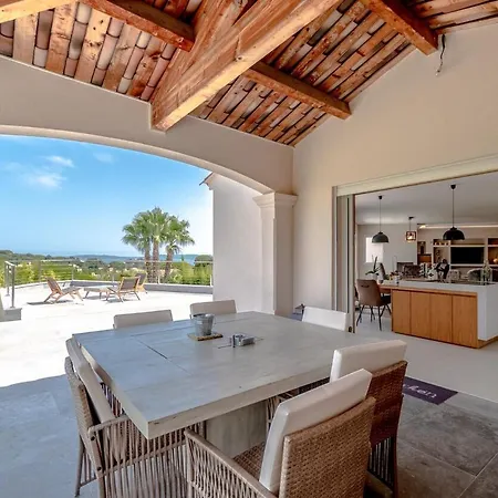 Magnificent Villa, Heated Pool, Air Cond, Sea View Сент-Максим