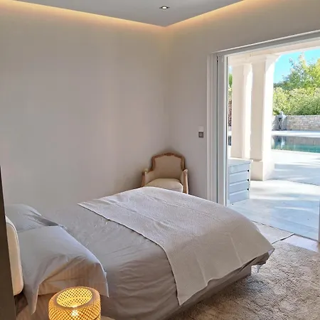 Magnificent Villa, Heated Pool, Air Cond, Sea View Вилла *