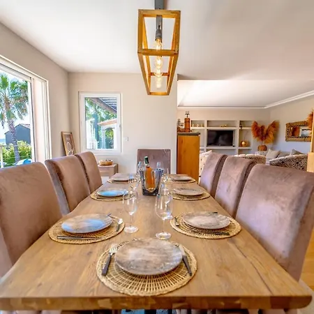 Вилла Magnificent Villa, Heated Pool, Air Cond, Sea View Сент-Максим