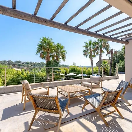 Magnificent Villa, Heated Pool, Air Cond, Sea View *
