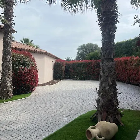Magnificent Villa, Heated Pool, Air Cond, Sea View Сент-Максим