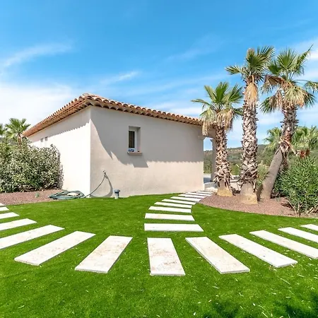 Magnificent Villa, Heated Pool, Air Cond, Sea View Сент-Максим
