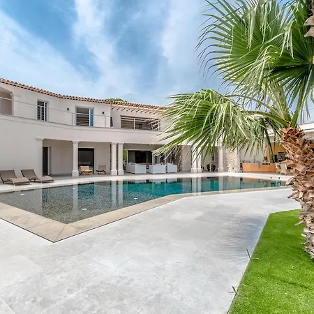 Magnificent Villa, Heated Pool, Air Cond, Sea View