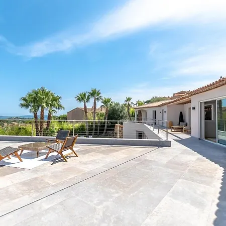 Villa Magnificent Villa, Heated Pool, Air Cond, Sea View