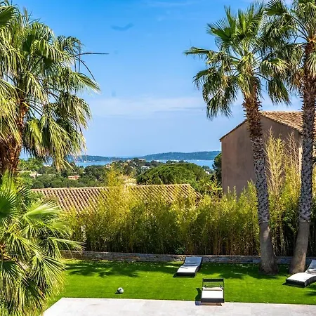 Magnificent Villa, Heated Pool, Air Cond, Sea View